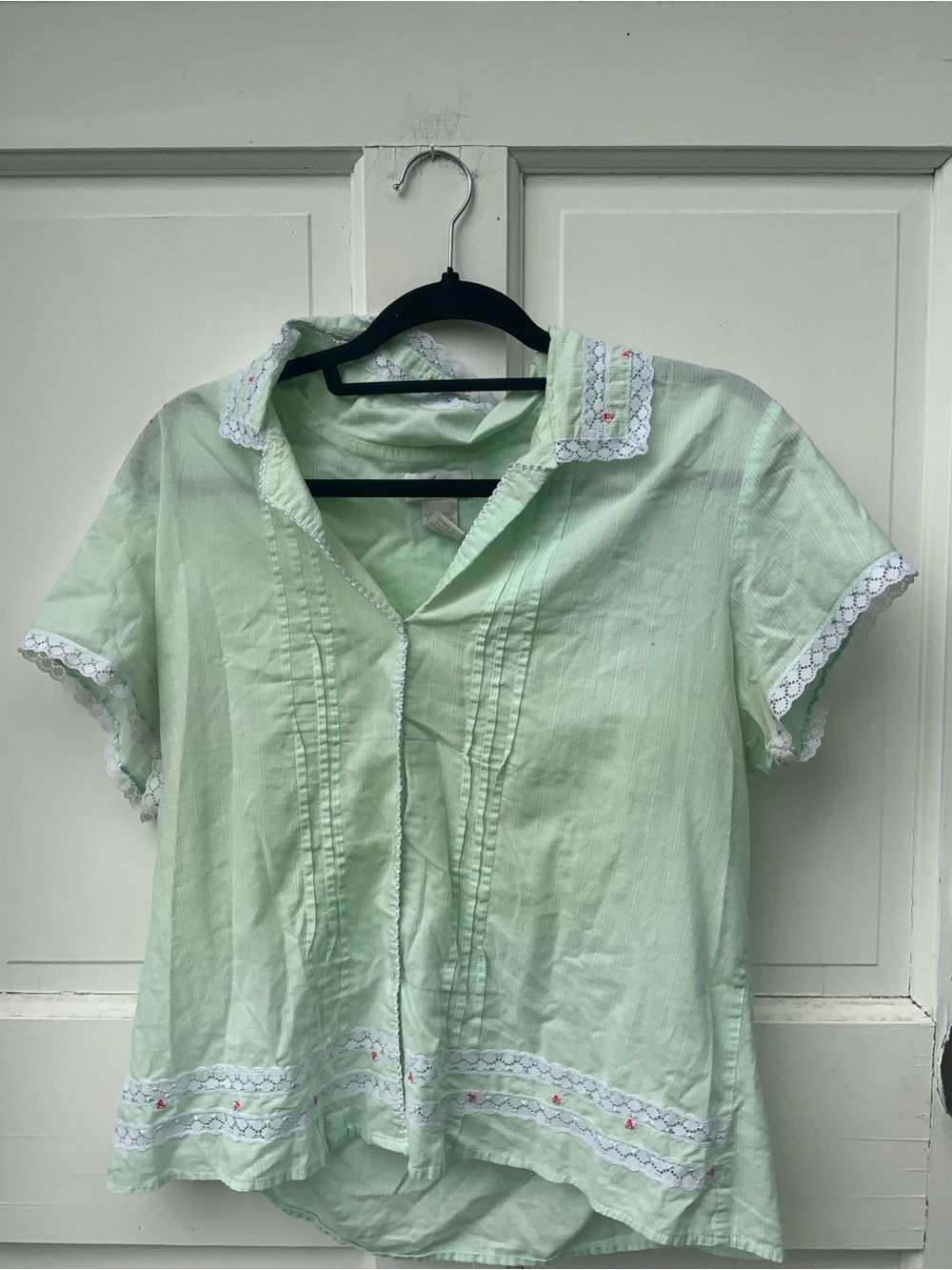 Aria Light Green Short-Sleeve Button Front Blouse with Lace Trim